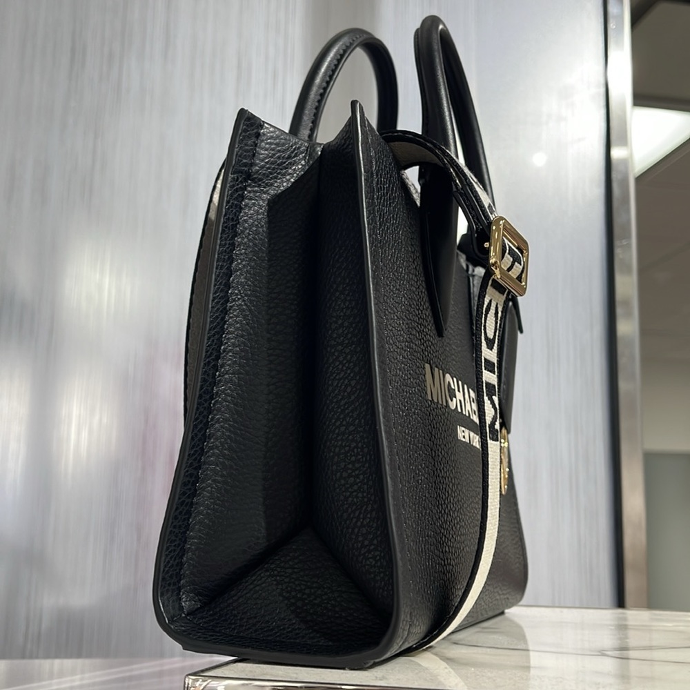 MICHAEL KORS
Mirella Small Pebble Leather Crossbody Bag
Black 
NWT - Picture 5 of 16